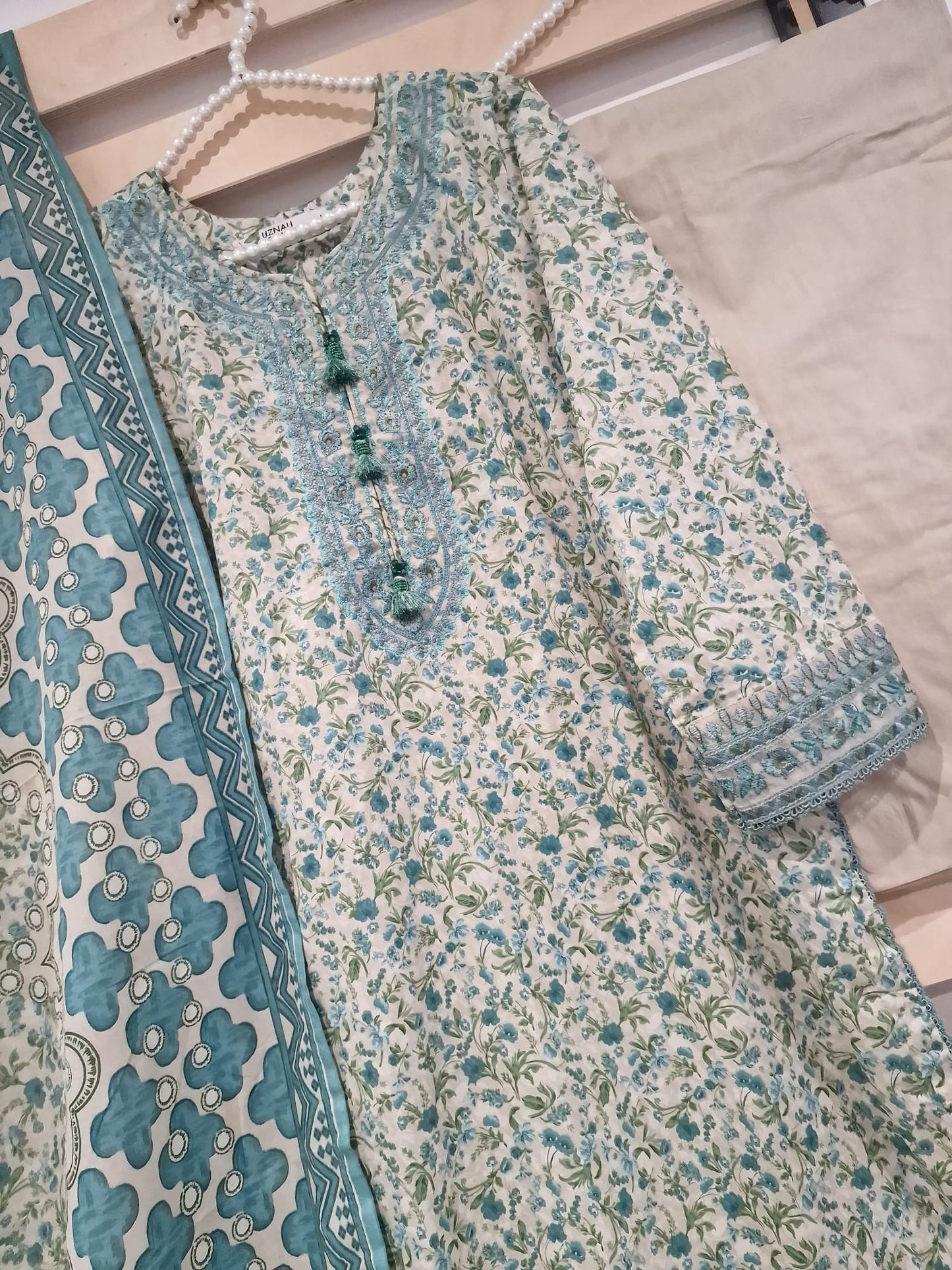 Sapphire Summer Embroided Lawn Three Piece Suit SP-LWN-EMBGR01