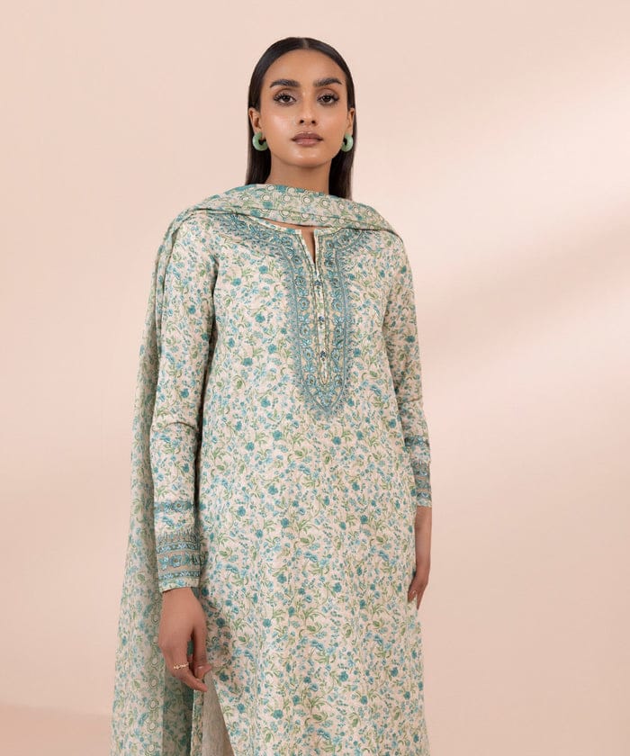 Sapphire Summer Embroided Lawn Three Piece Suit SP-LWN-EMBGR01