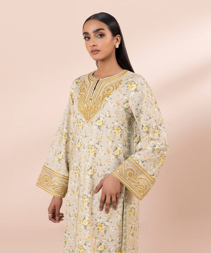 Sapphire Embroided Summer Lawn Three Piece Suit SP-LWN-EMBYL01