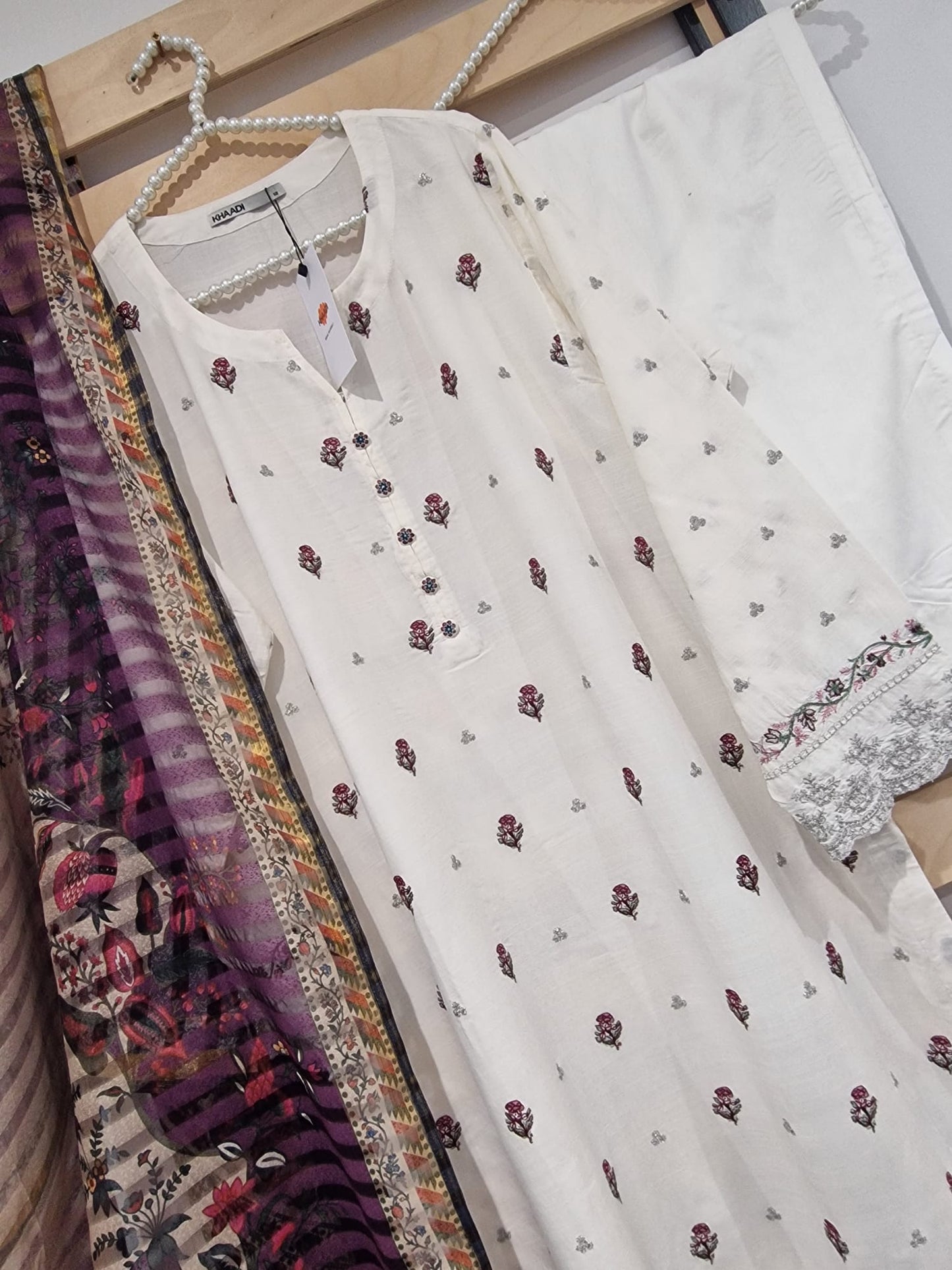 Khaadi Embroided Linen Suit With Organza Dupatta KH-LNN-WHT01