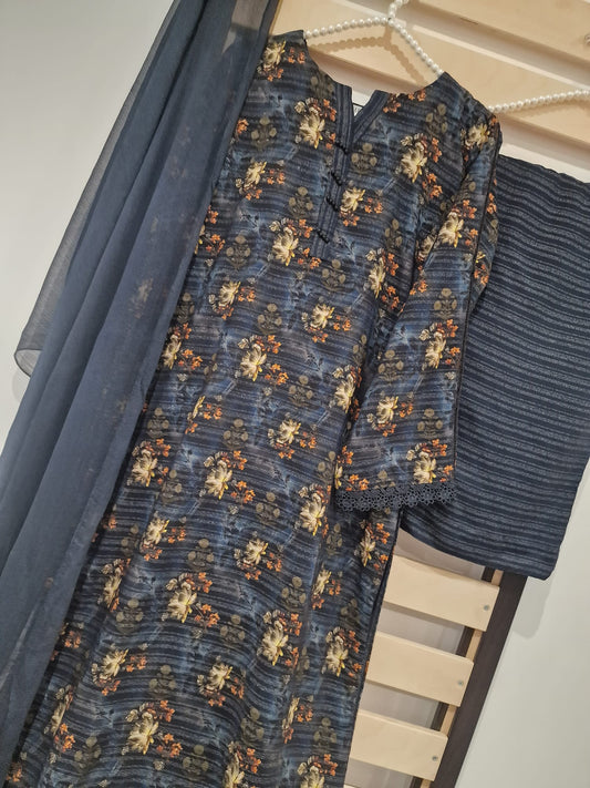 Uznau Kranadi Three Piece Suit UZ-KR-BLU01