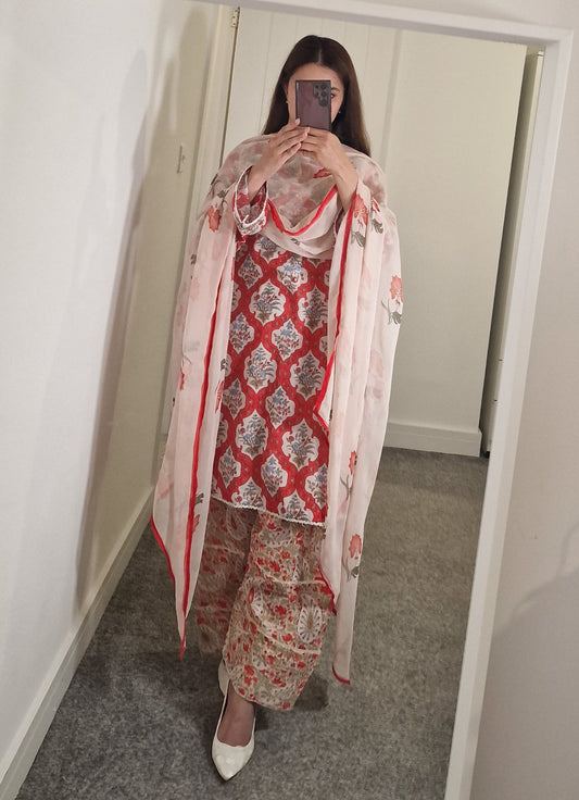 Uznau Lawn Three Piece Suit With Farshi Shalwar And Chifoon Dupatta UZ-LWN-RD03