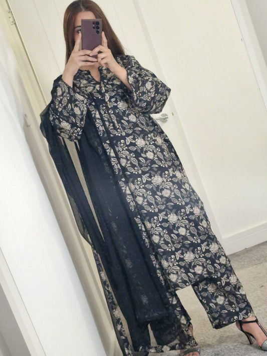 Uznau Lawn Three Piece Suit UZ-LWN-BLK019