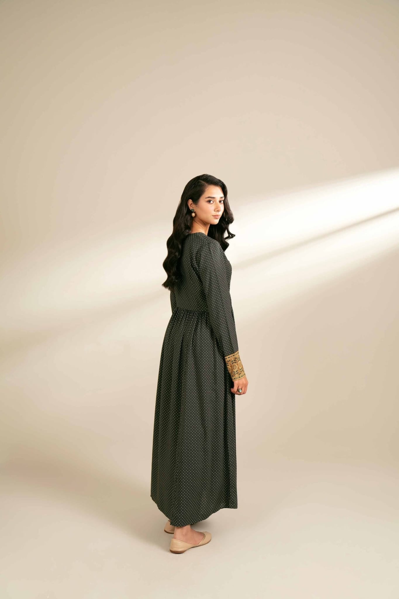 Nishaat Linen Three Piece Suit NS-LNN-BLK01