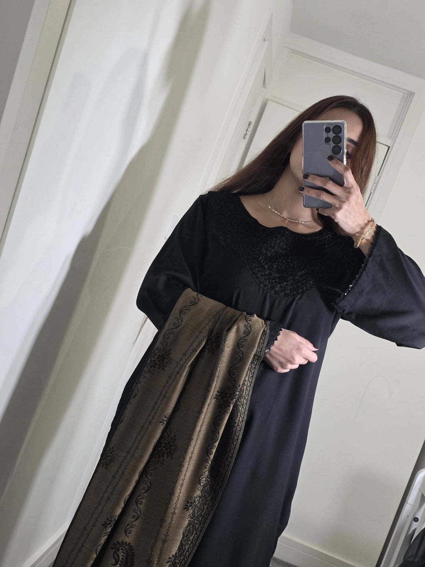 Uznau Embrioded Marina With Wool Shawl UZ-MR-BLK011