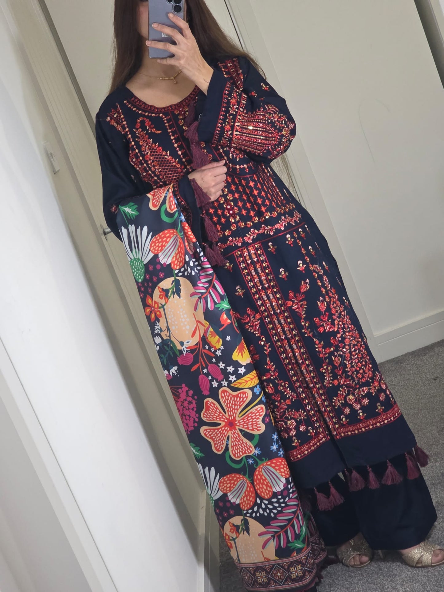 Uznau Embroidered Dhanak Three Piece Suit UZ-DH-RD02
