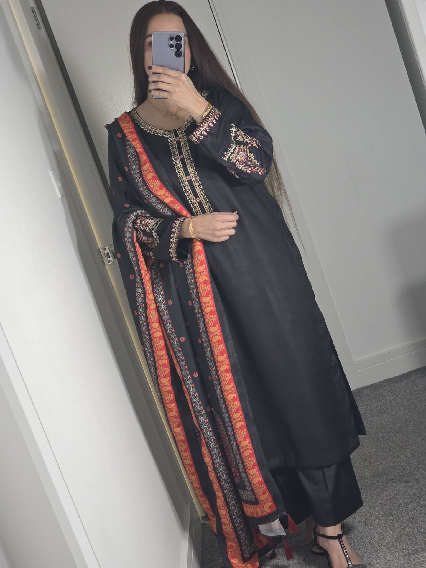 Uznau Embroidered Dhanak Three Piece Suit UZ-DH-BLK014