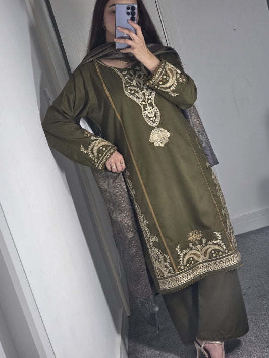 Uznau Embroidered Marina Three Piece Suit UZ-MR-BR07