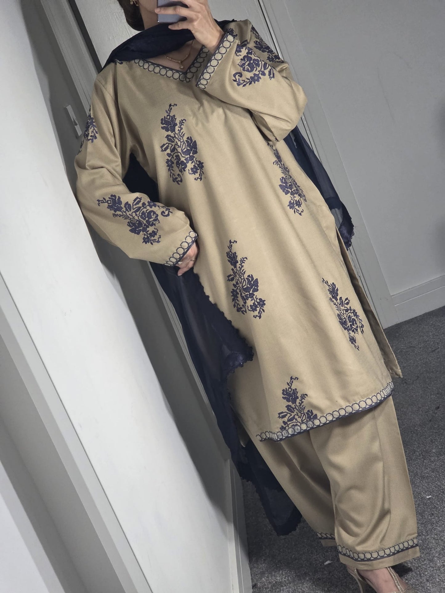 Uznau Embroidered Marina Three Piece Suit UZ-MR-WHT06