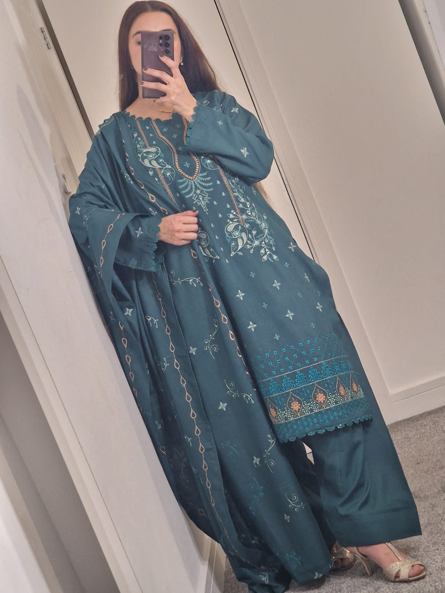 Uznau Embroidered Marina Linen Three Piece Suit UZ-MR-GR010