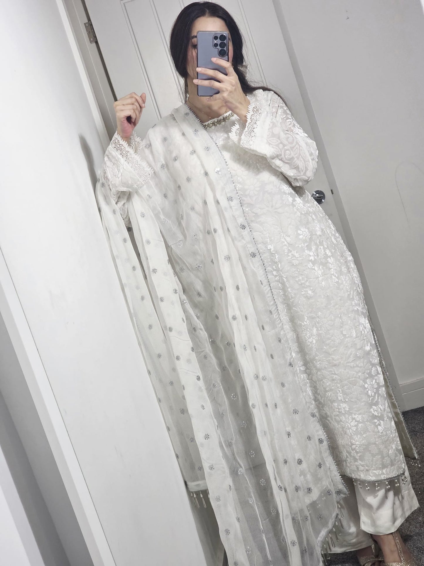 Uznau Palachi Velvet With Marina Trouser And Chiffon Dupatta UZ-VL-WHT01