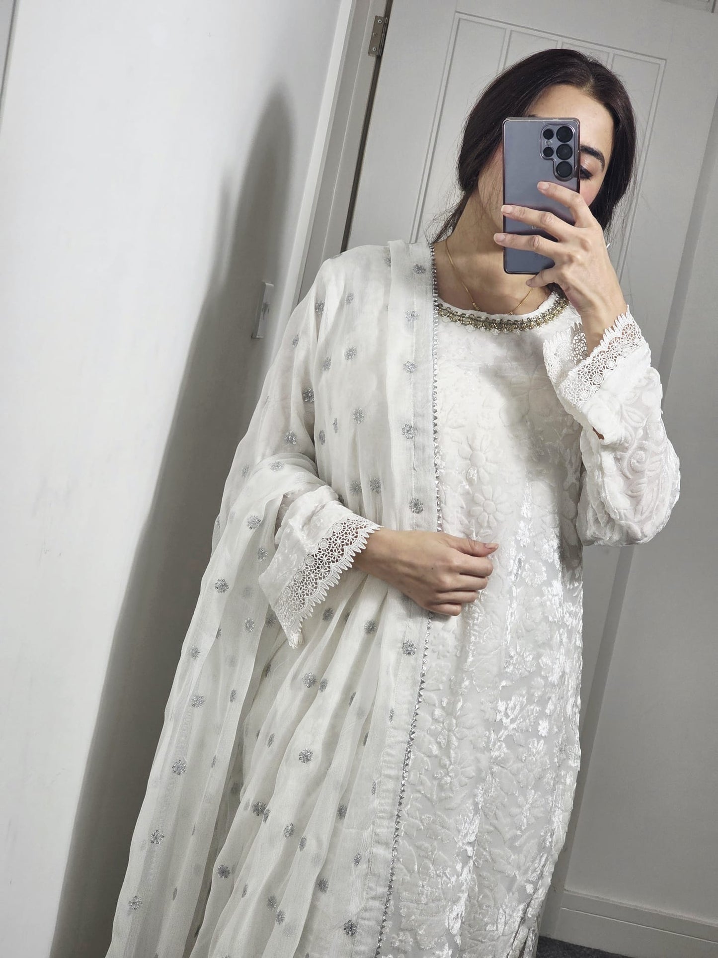 Uznau Palachi Velvet With Marina Trouser And Chiffon Dupatta UZ-VL-WHT01