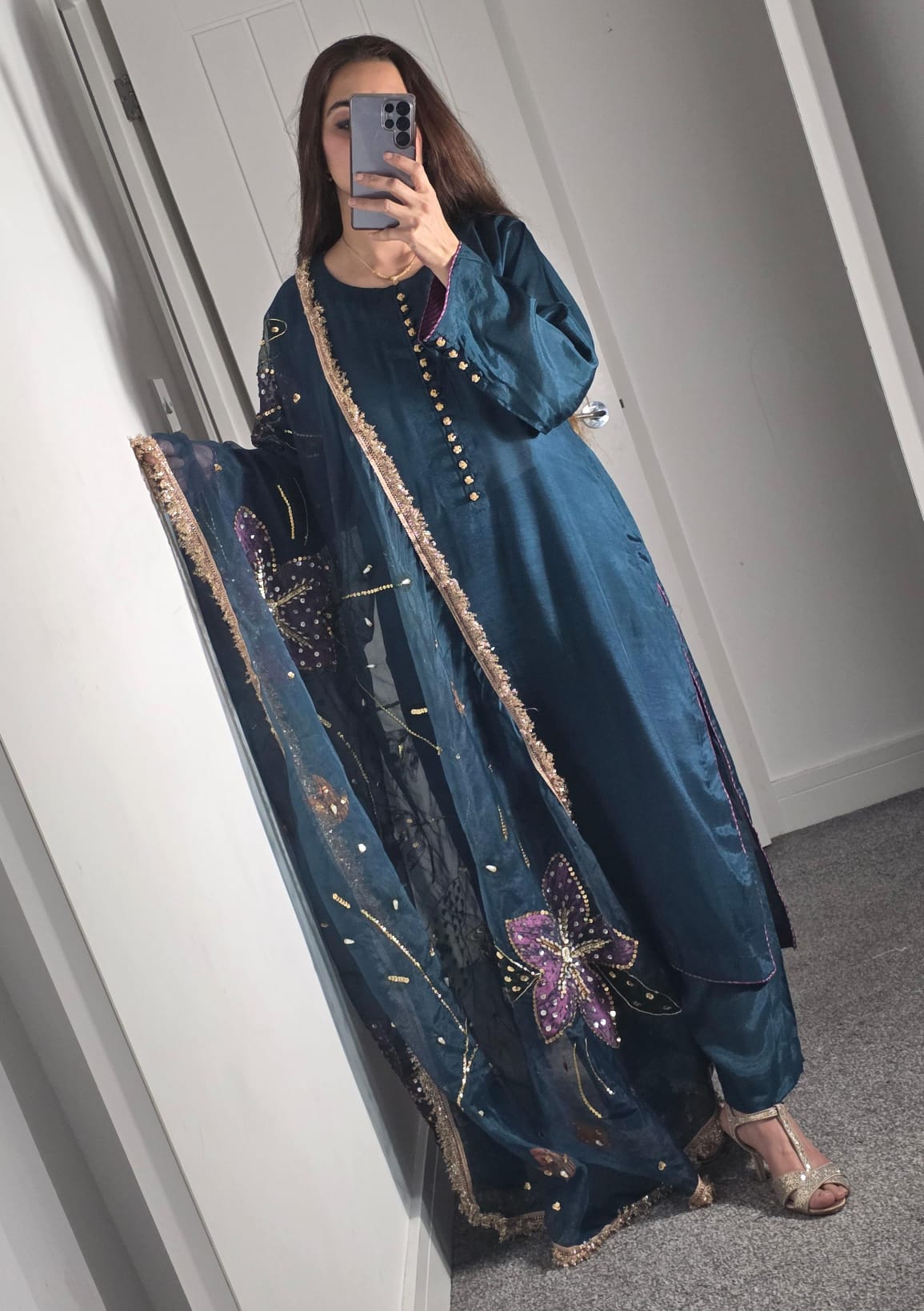 Uznau Silk Three Piece Suit With Hand Painted Organza Dupatta UZ-SLK-GR02