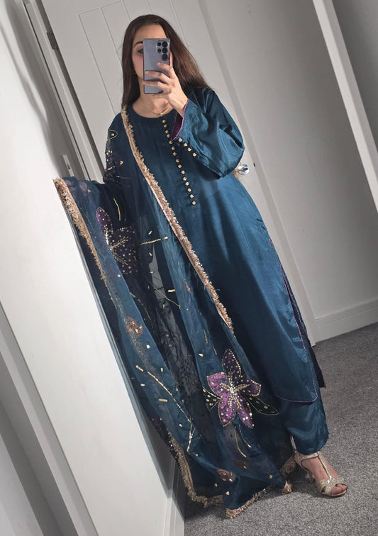 Uznau Silk Three Piece Suit With Hand Painted Organza Dupatta UZ-SLK-GR02