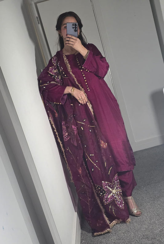 Uznau Silk Three Piece Suit With Hand Painted Organza Dupatta UZ-SLK-RD01