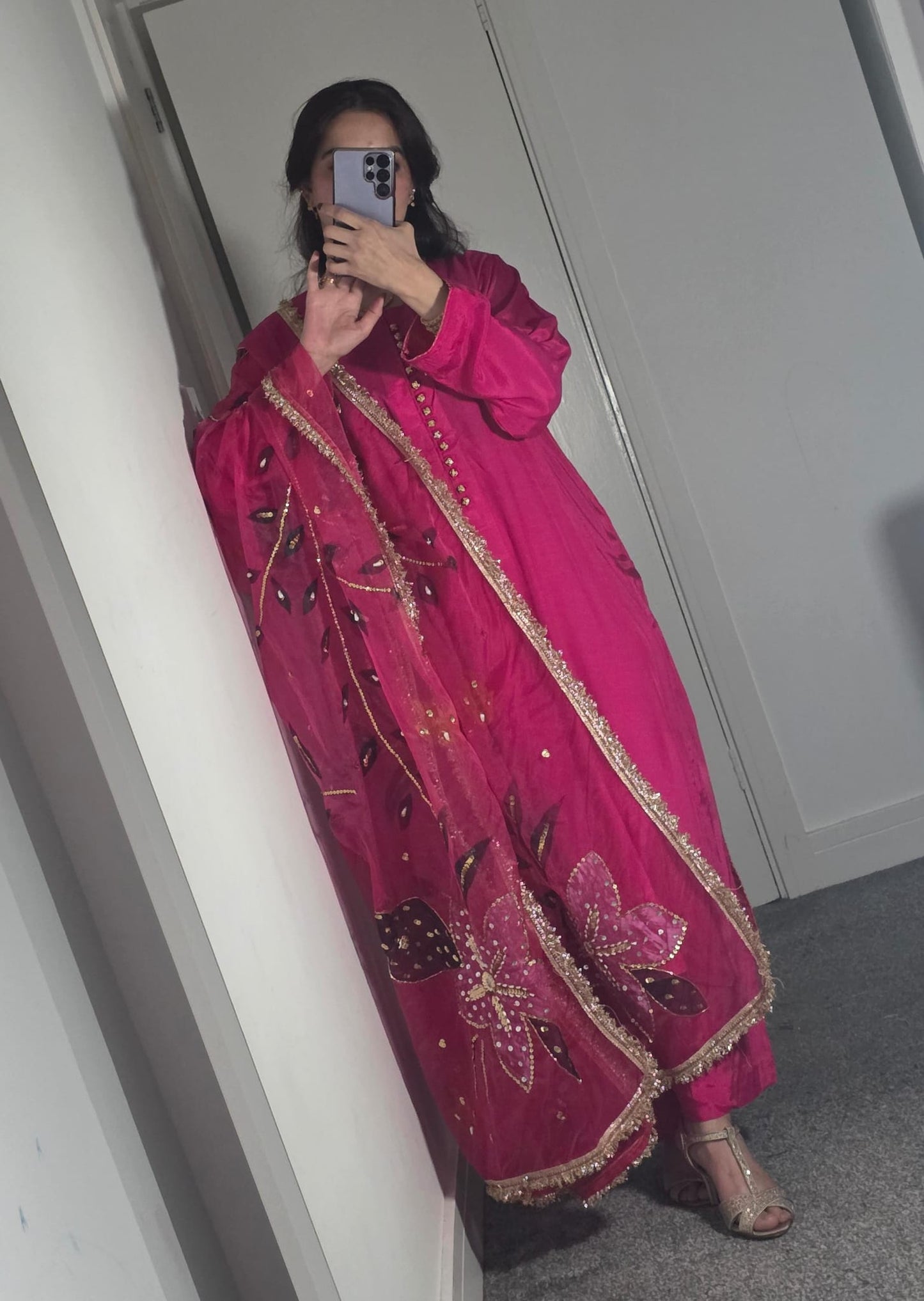Uznau Silk Three Piece Suit With Hand Painted Organza Dupatta UZ-SLK-PNK02