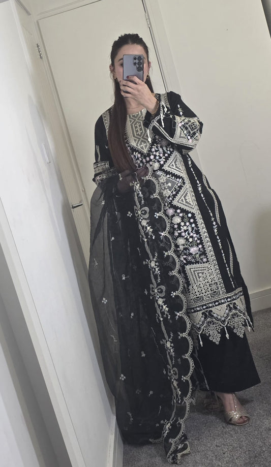 Uznau Embroidered Lawn Three Piece Suit UZ-LWN-BLK022
