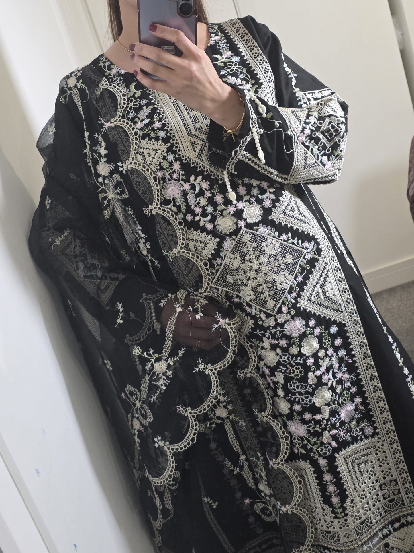 Uznau Embroidered Lawn Three Piece Suit UZ-LWN-BLK022