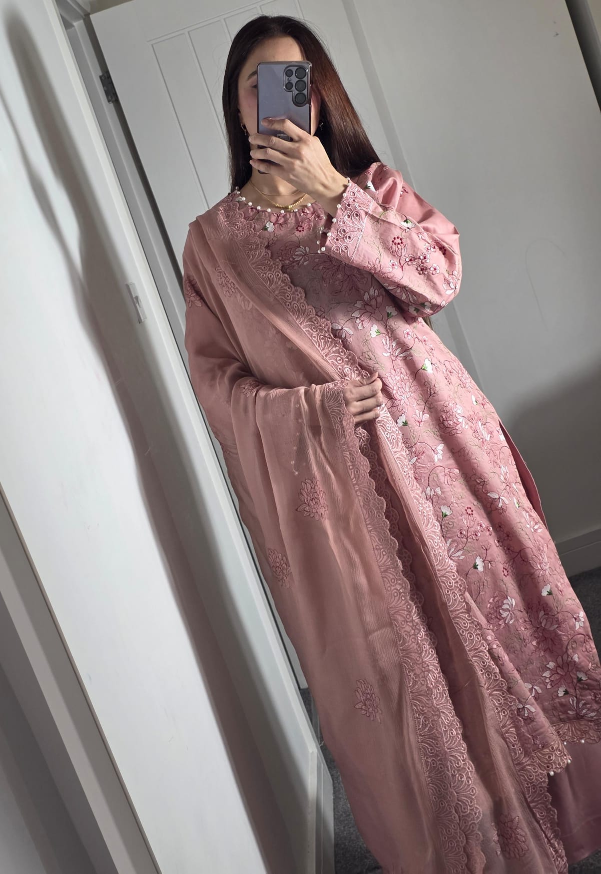 Uznau Embroidered Lawn Three Piece Suit UZ-LWN-PNK010
