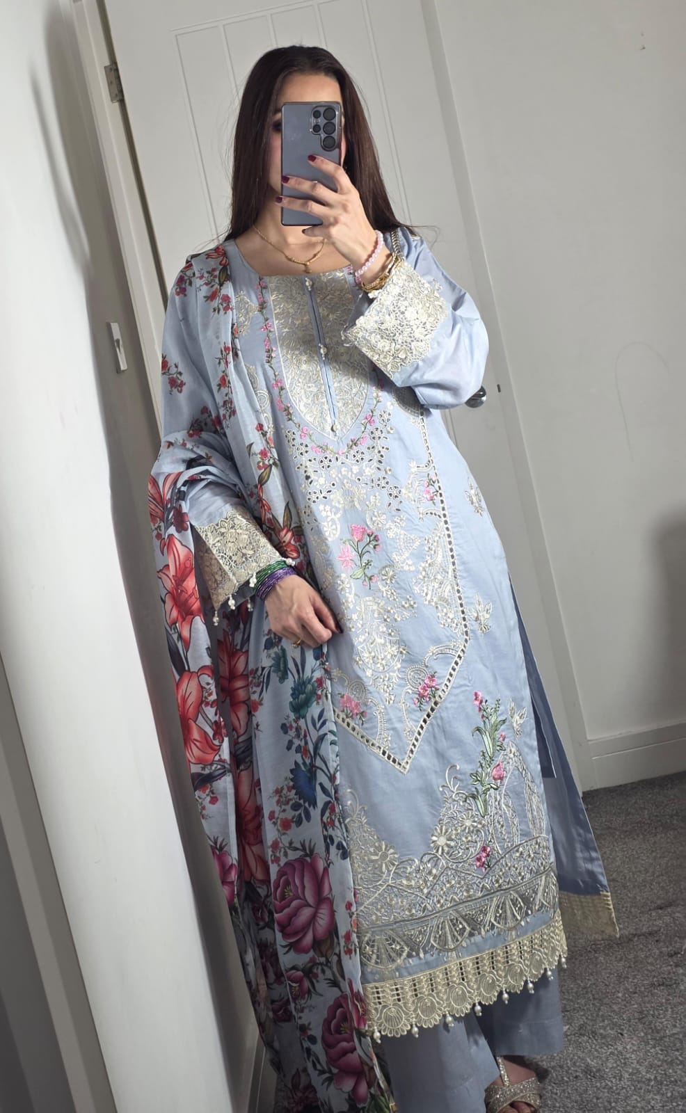 Uznau Embroidered Lawn Three Piece Suit UZ-LWN-BLU020