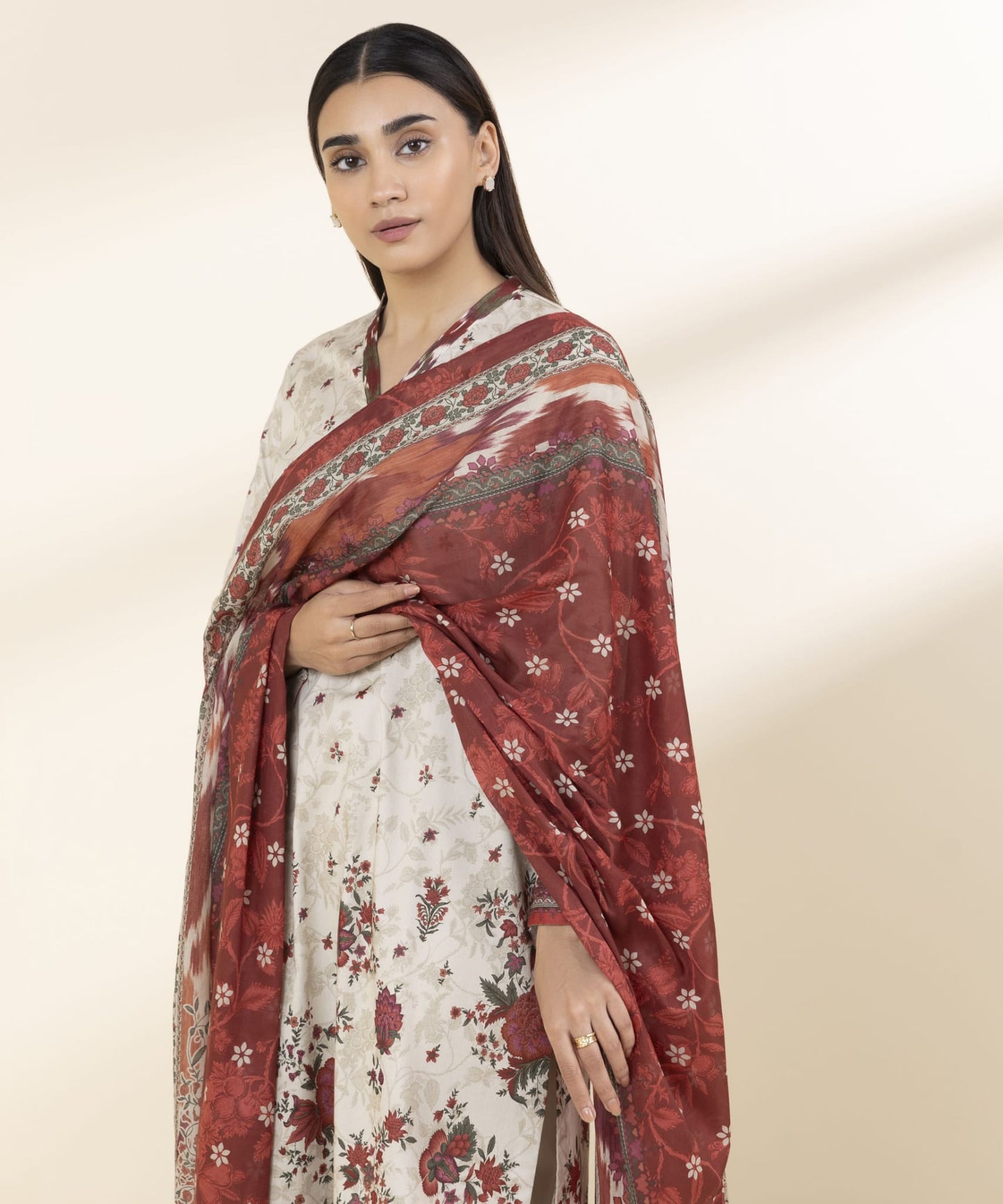 Sapphire Printed Lawn Three Piece Suit SP-LWN-WHT010