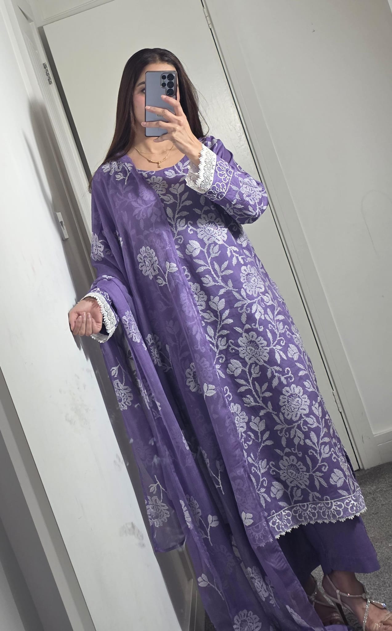 Uznau Embroidered Lawn Three Piece Suit UZ-LWN-PRP08