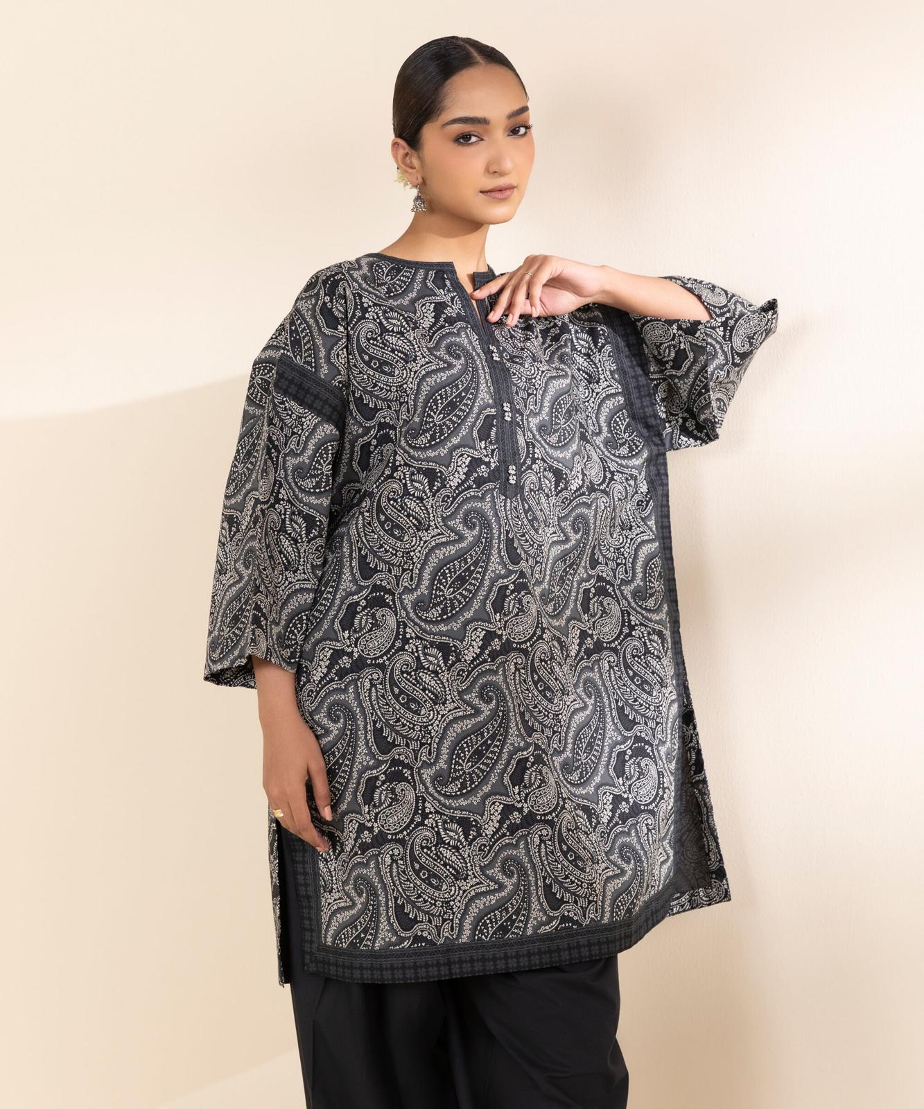 Sapphire Printed Lawn Three Piece Suit SP-LWN-BLK025