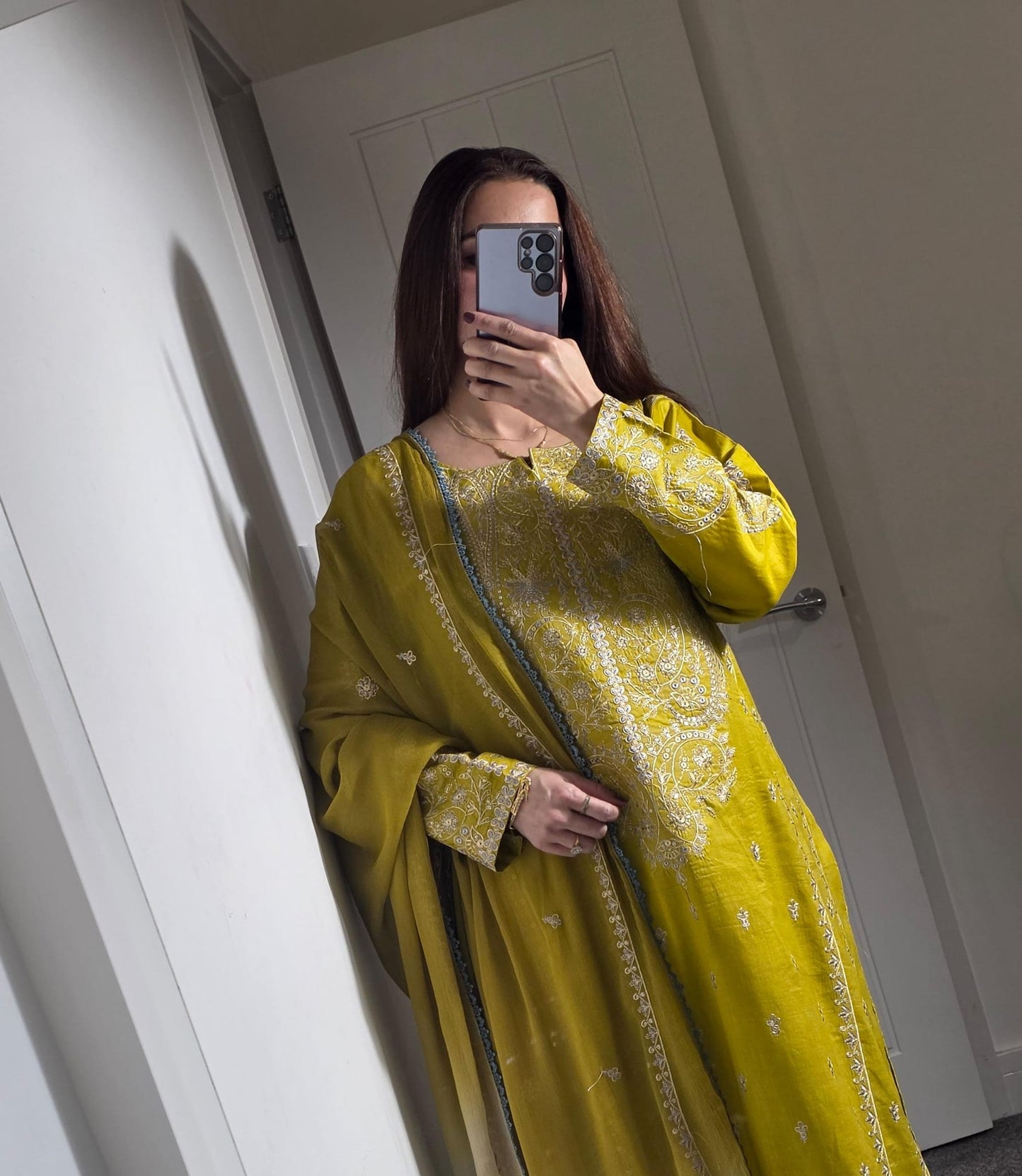 Uznau Embroidered Lawn Three Piece Suit UZ-LWN-MST03