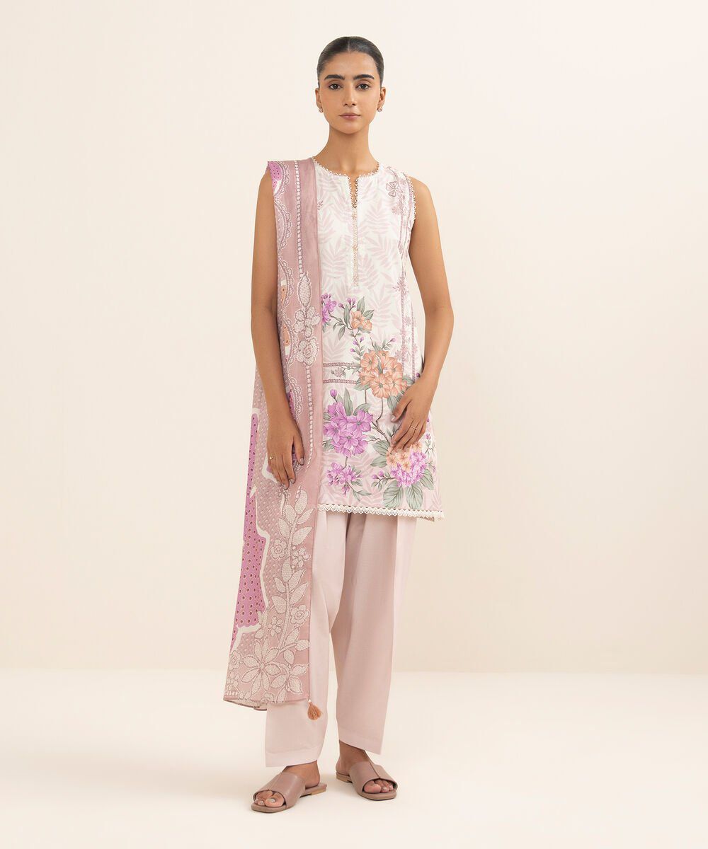 Sapphire Printed Lawn Three Piece Suit SP-LWN-PNK06