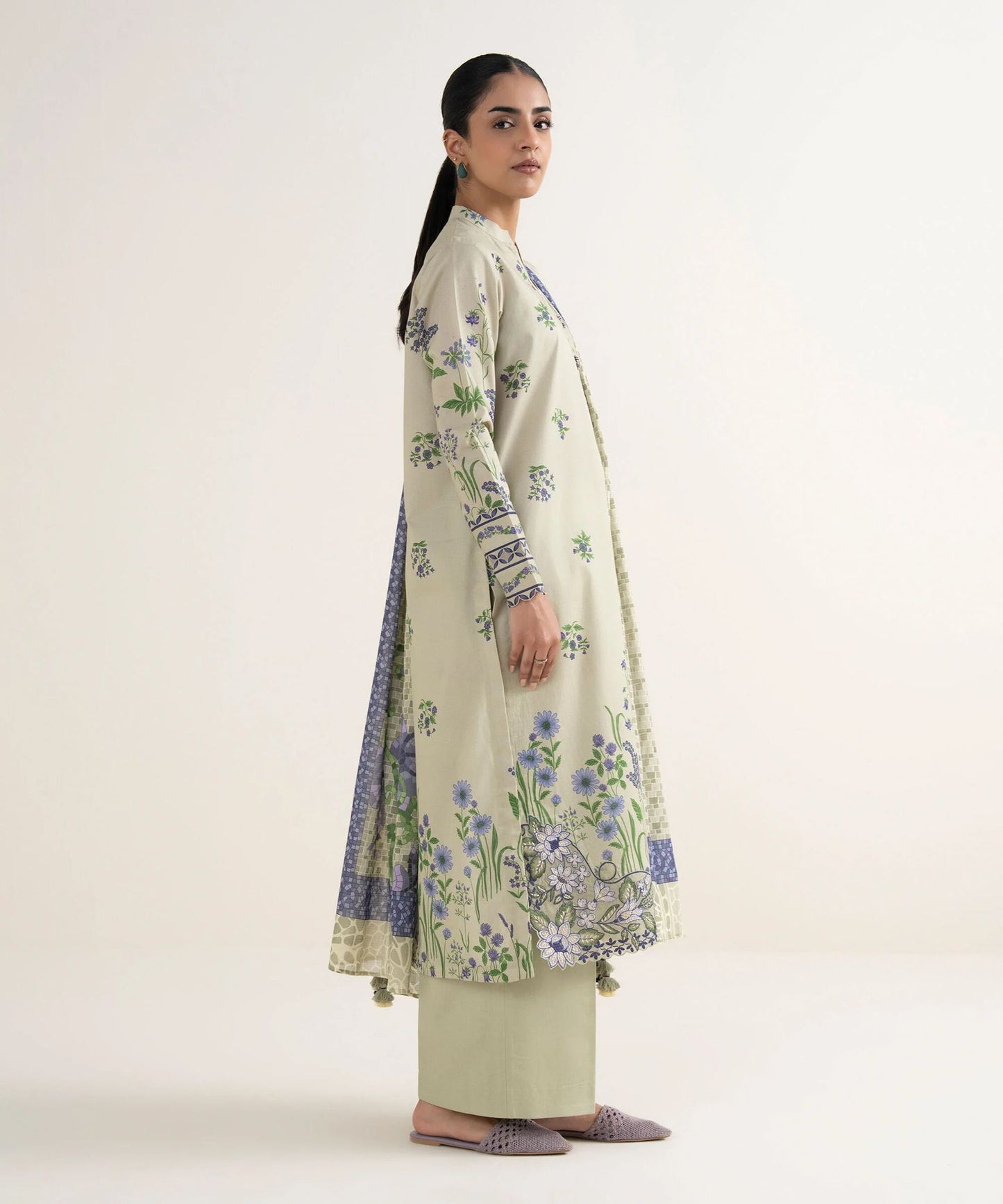 Sapphire Embroidered Lawn Three Piece Suit SP-LWN-PST01