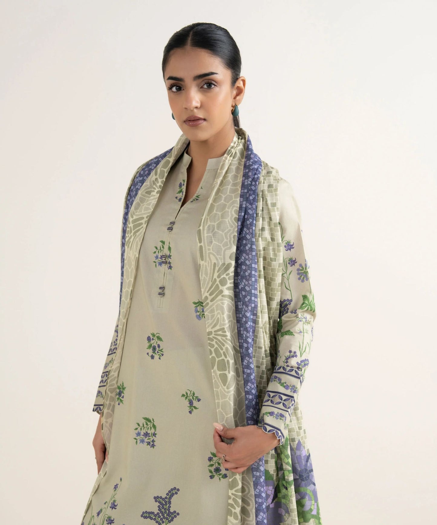 Sapphire Embroidered Lawn Three Piece Suit SP-LWN-PST01