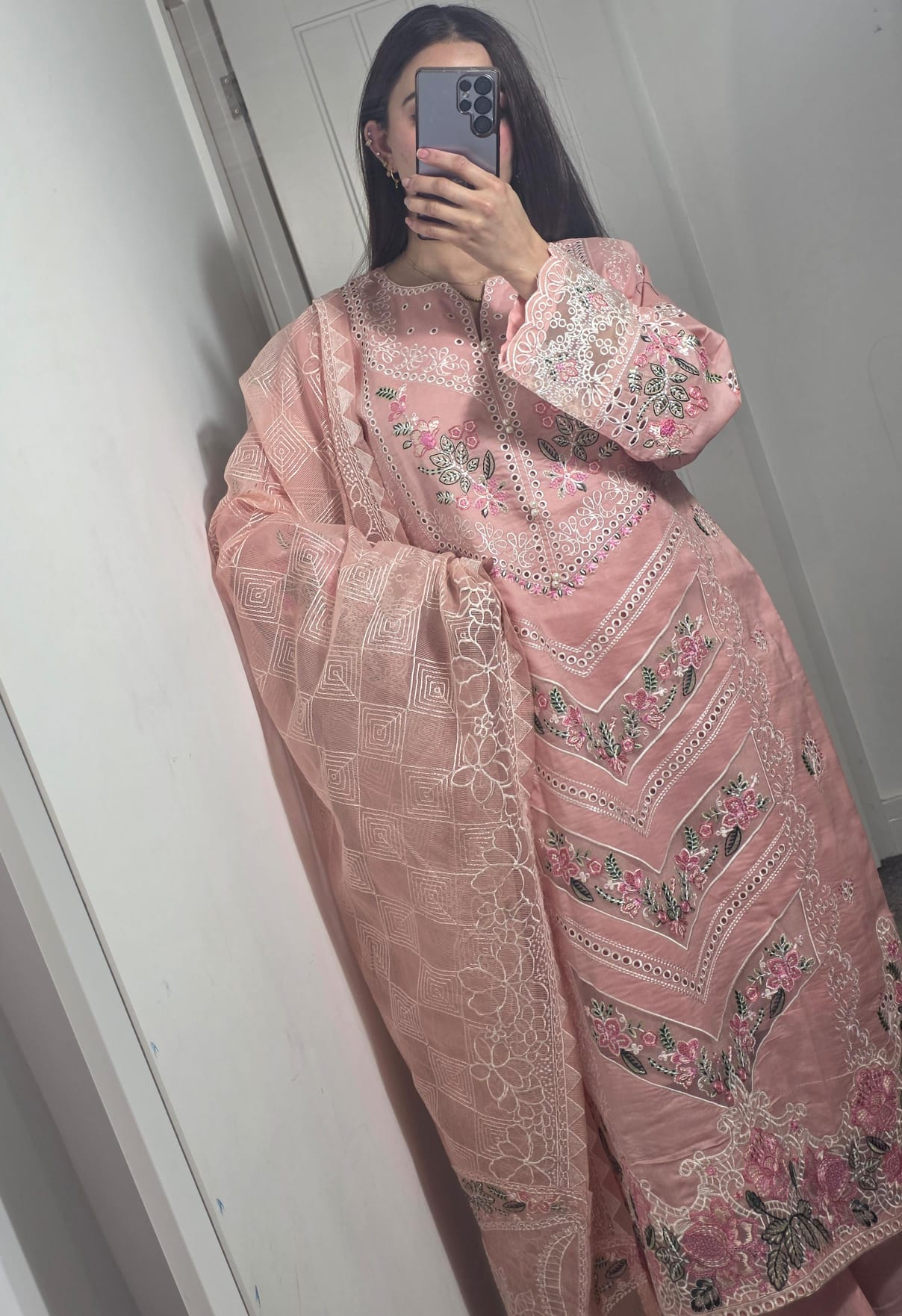 Uznau Embroidered Lawn Three Piece Suit UZ-LWN-PNK013