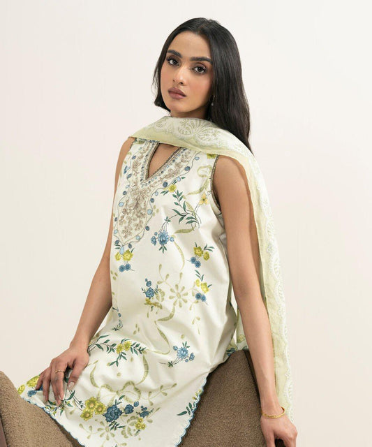 Sapphire Embroidered Three Piece Suit SP-LWN-YL05