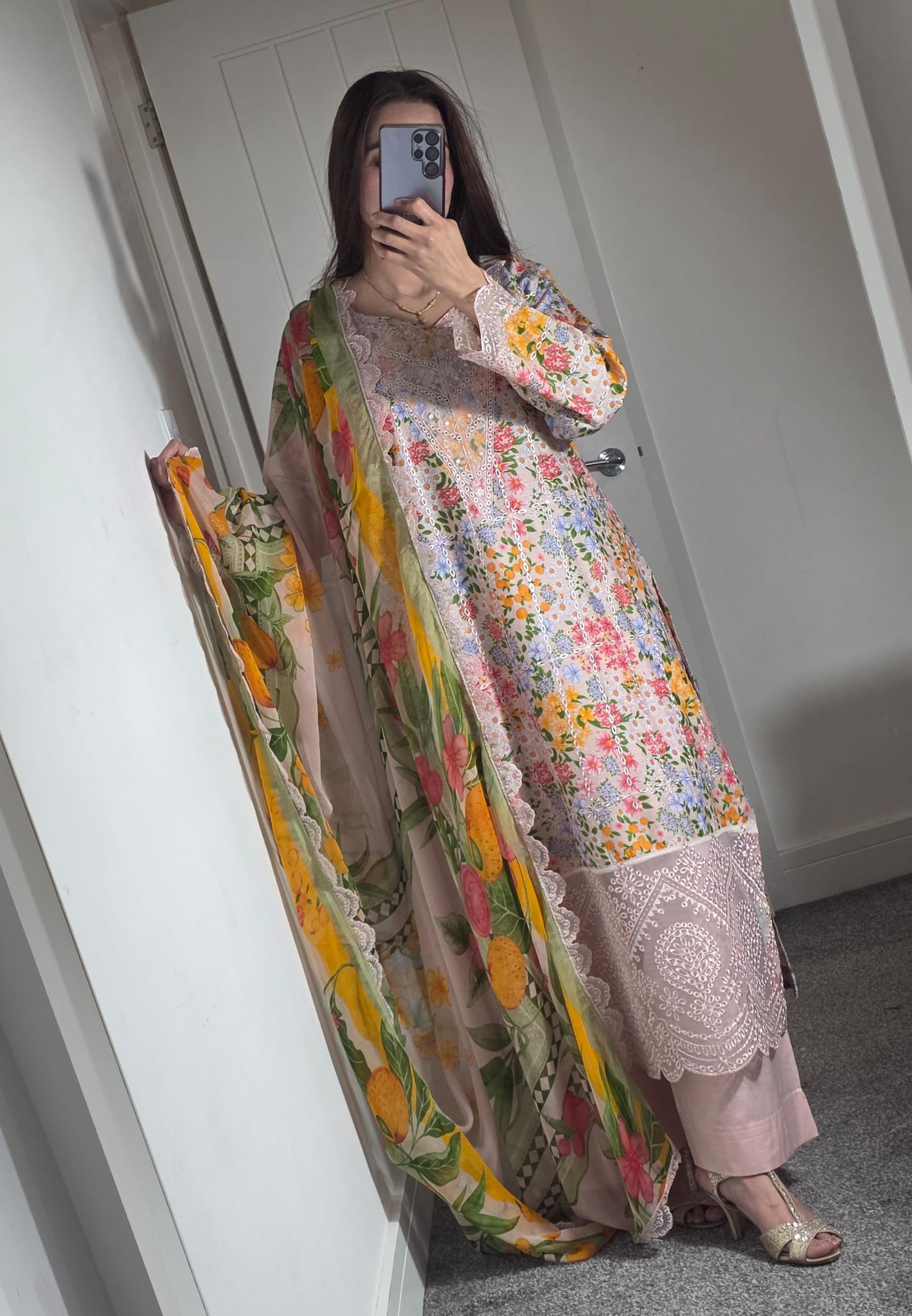 Uznau Lawn Three Piece Suit  UZ-LWN-PNK014