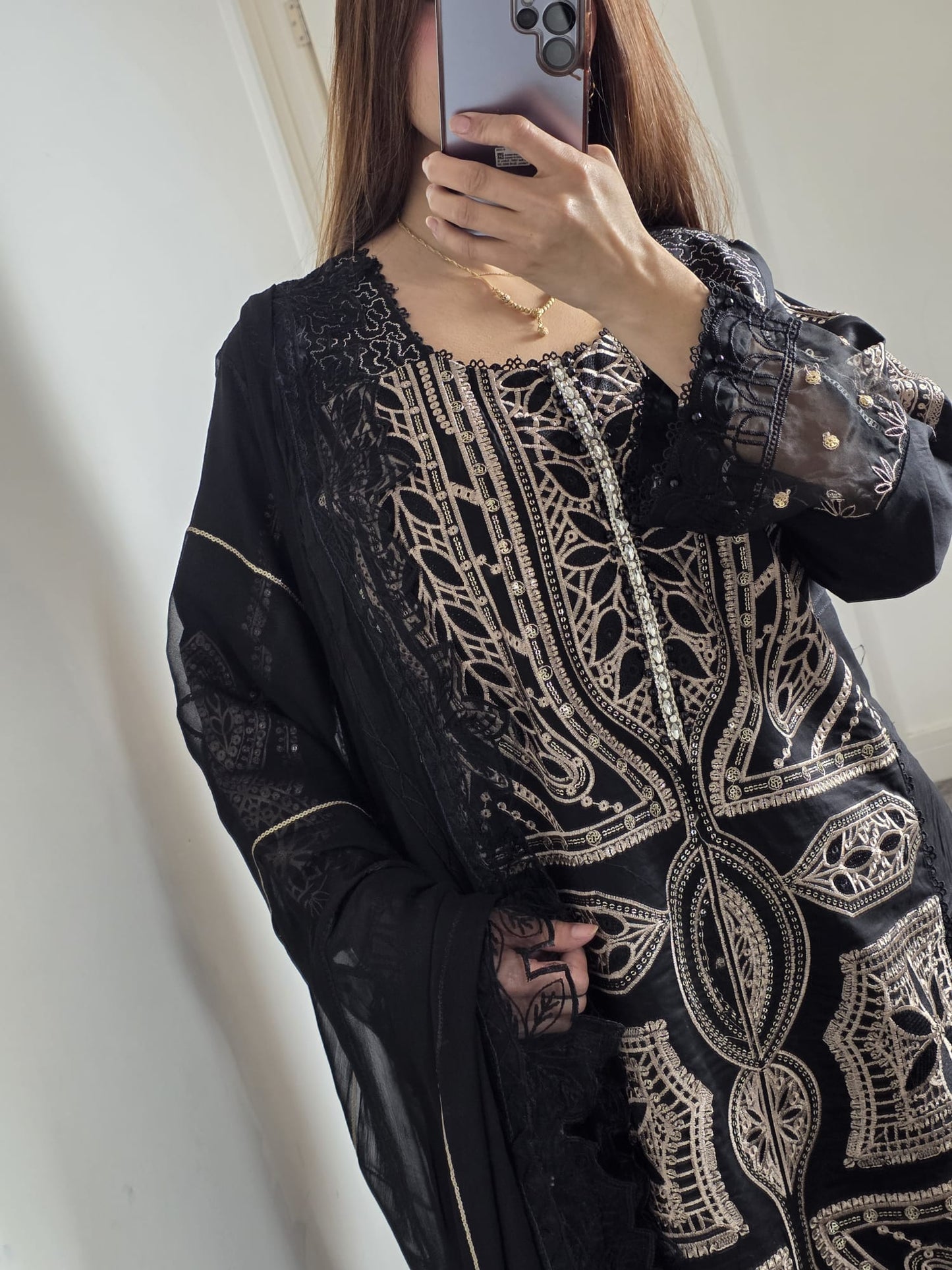 Uznau Embroidered Lawn Three Piece Suit UZ-LWN-BLK026
