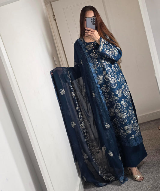 Uznau Embroidered Lawn Three Piece Suit UZ-LWN-TQ04