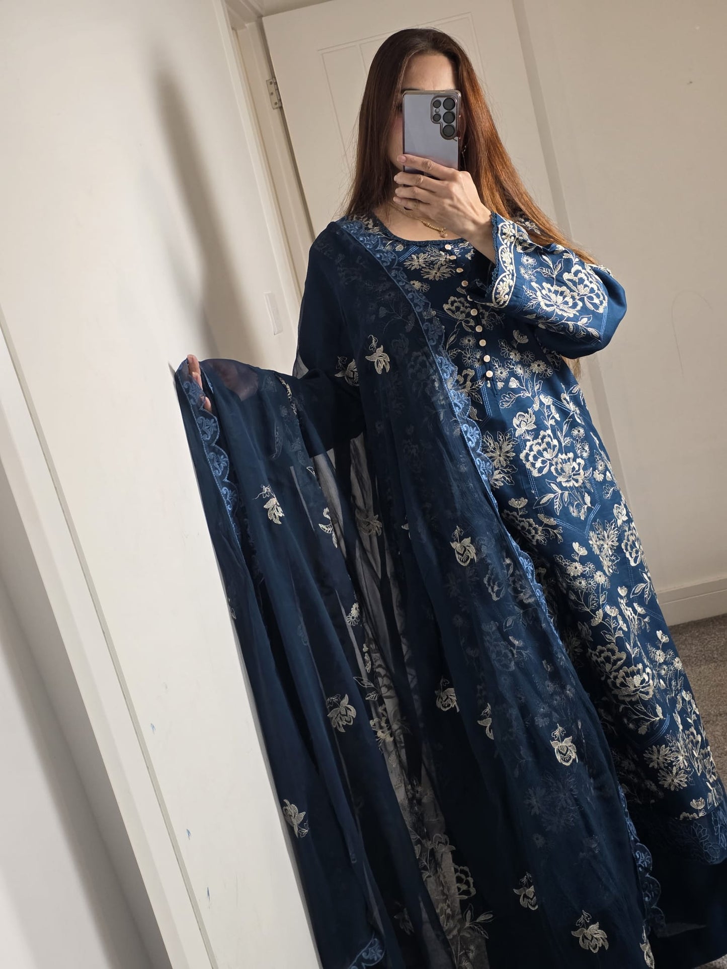 Uznau Embroidered Lawn Three Piece Suit UZ-LWN-TQ04