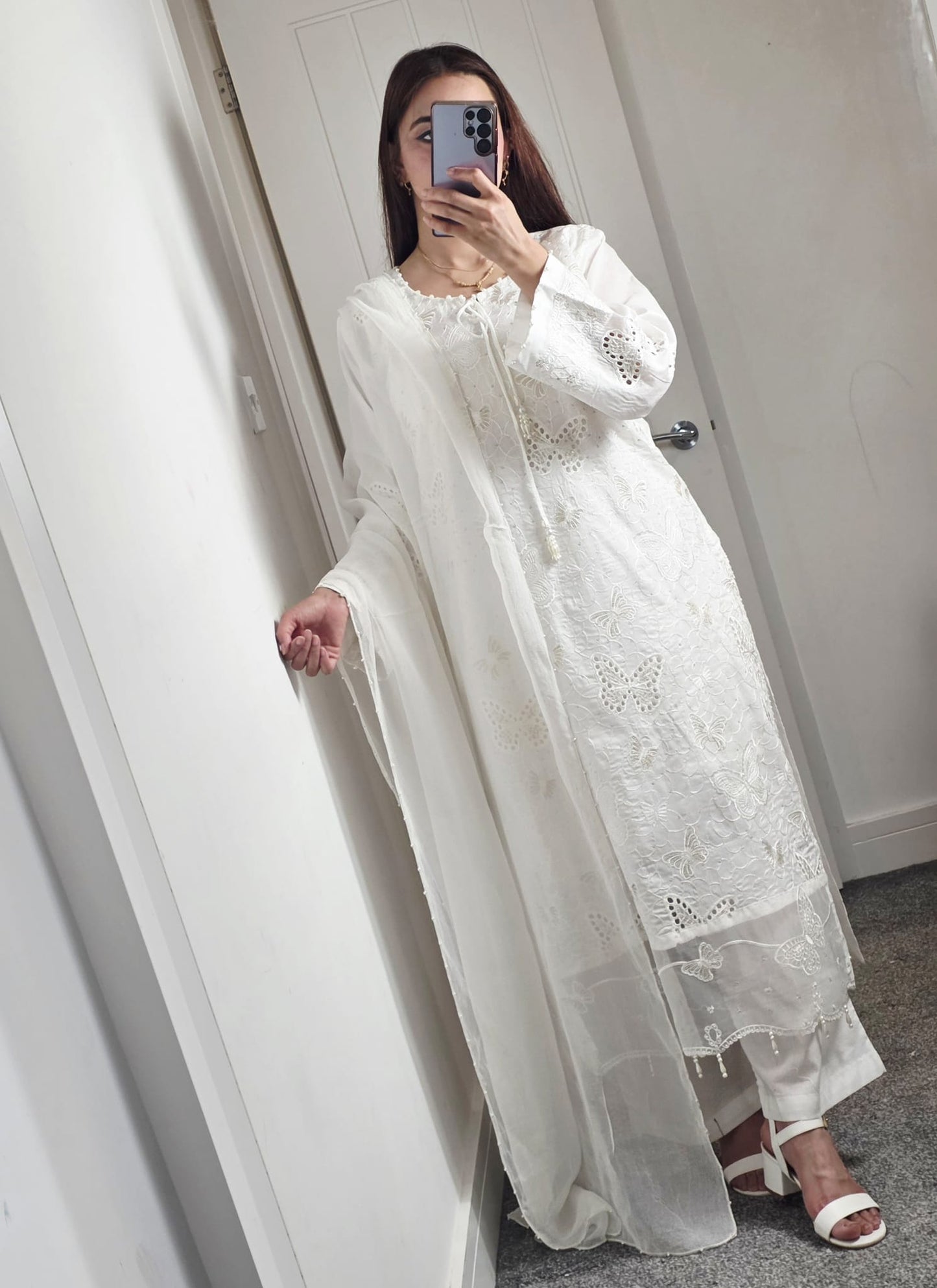 Uznau Embroidered Lawn three Piece Suit UZ-LWN-WHT016