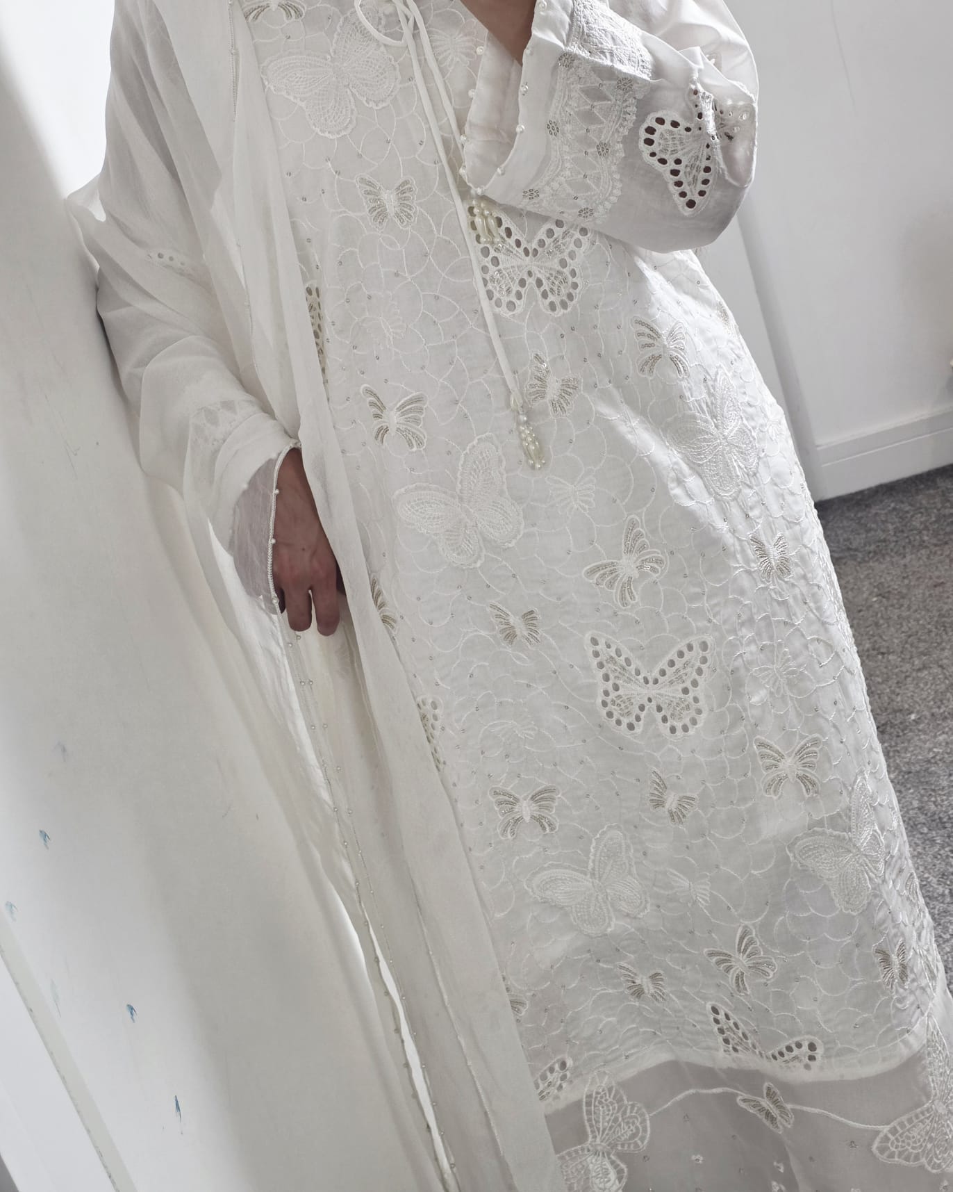 Uznau Embroidered Lawn three Piece Suit UZ-LWN-WHT016