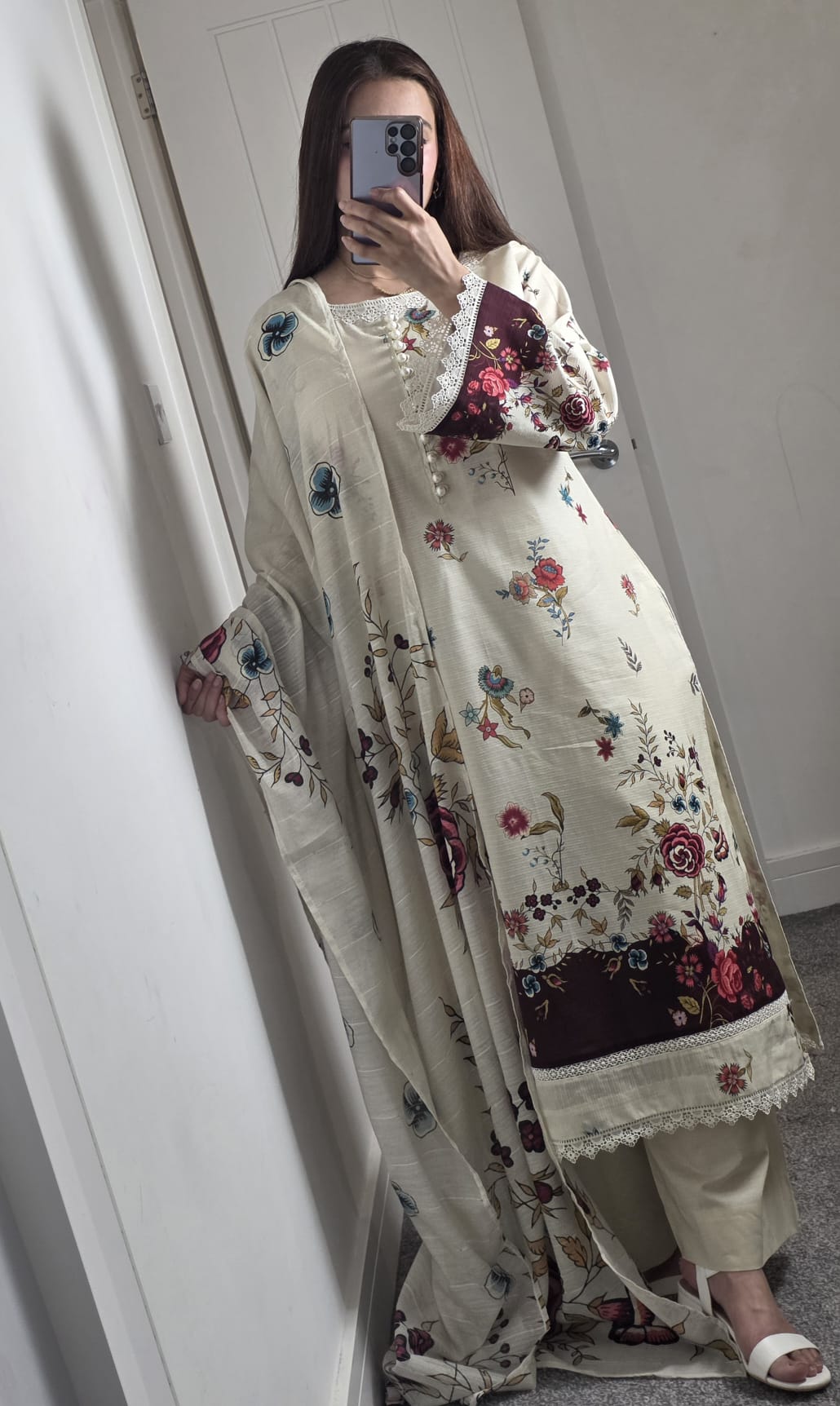 Uznau Printed Lawn Three Piece Suit UZ-LWN-WHT015