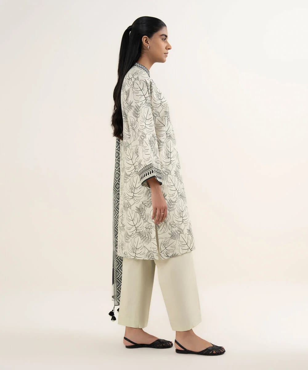 Sapphire Printed Lawn Three Piece Suit SP-LWN-WHT012