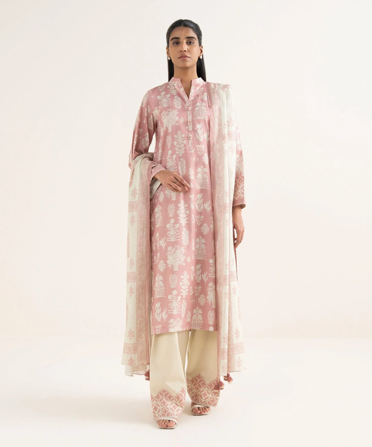 Sapphire Printed Lawn Three Piece Suit With Matchin Dupatta SP-LWN-PNK012