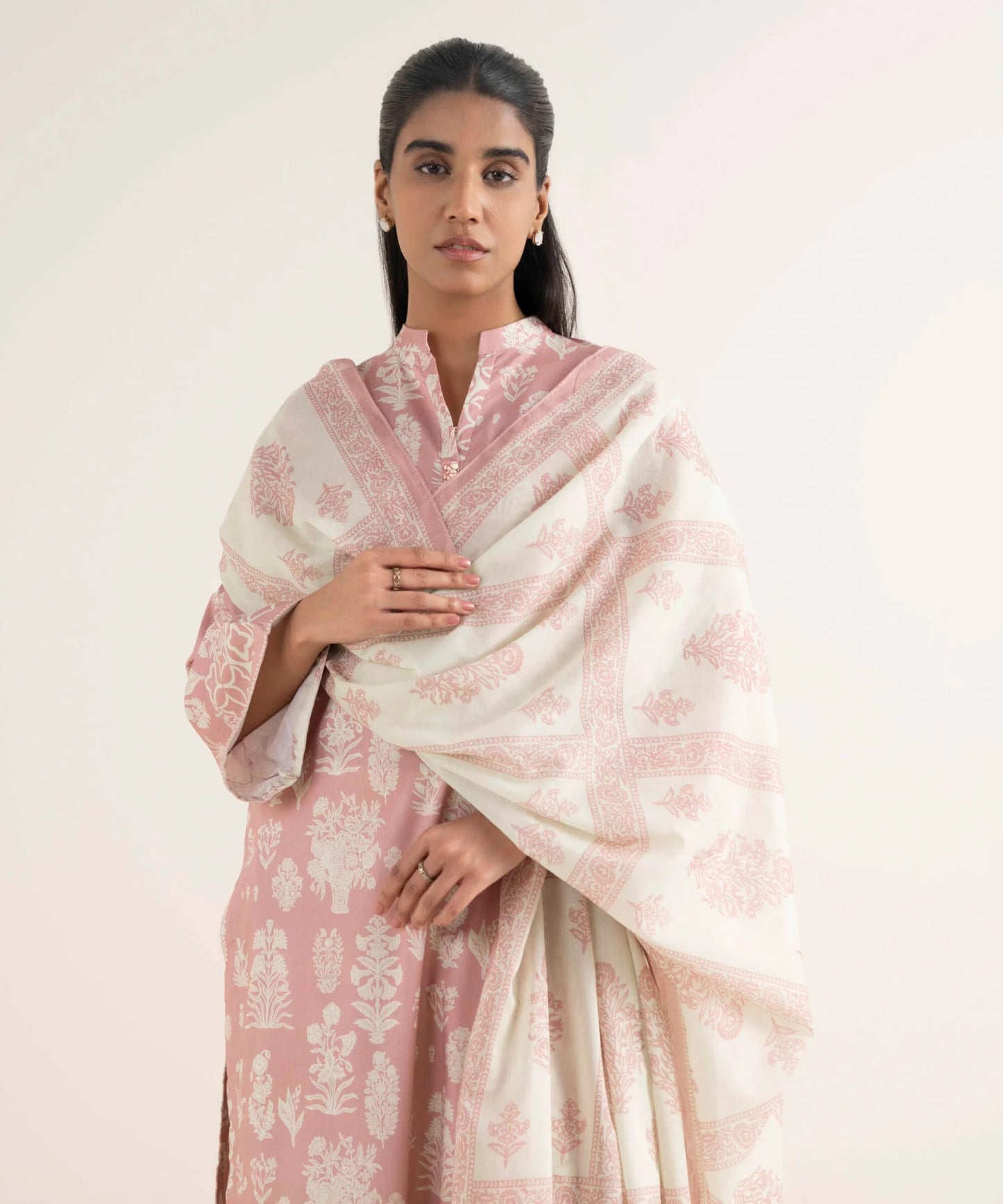 Sapphire Printed Lawn Three Piece Suit With Matchin Dupatta SP-LWN-PNK012