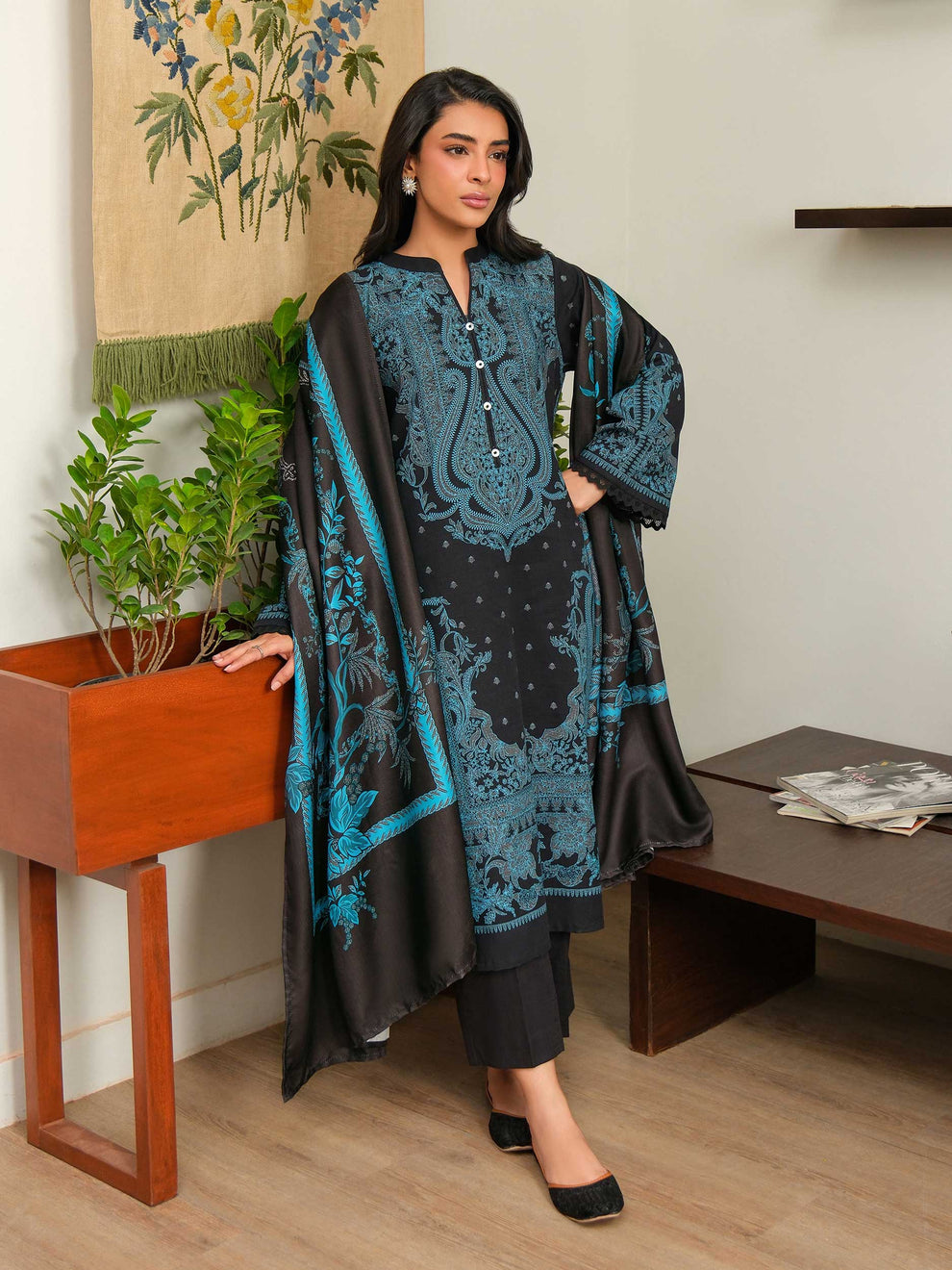 Limelight Khaddar Three Piece Suit With Marina Shawl LT-KHD-BLk04