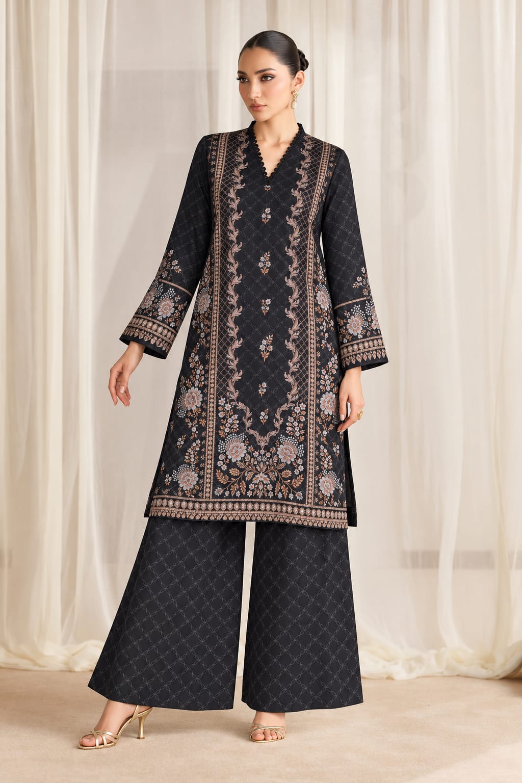 Uznau Marina Two Piece Co Ord UZ-MR-BLK035