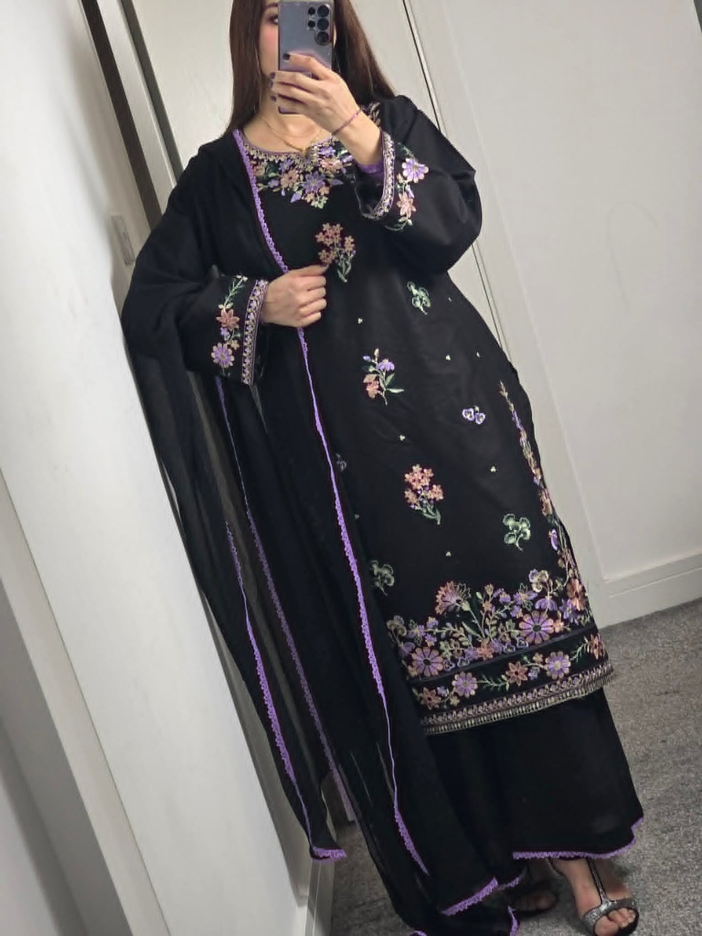 Uznau Embroidered Lawn Three Piece Suit UZ-LWN-BLK029