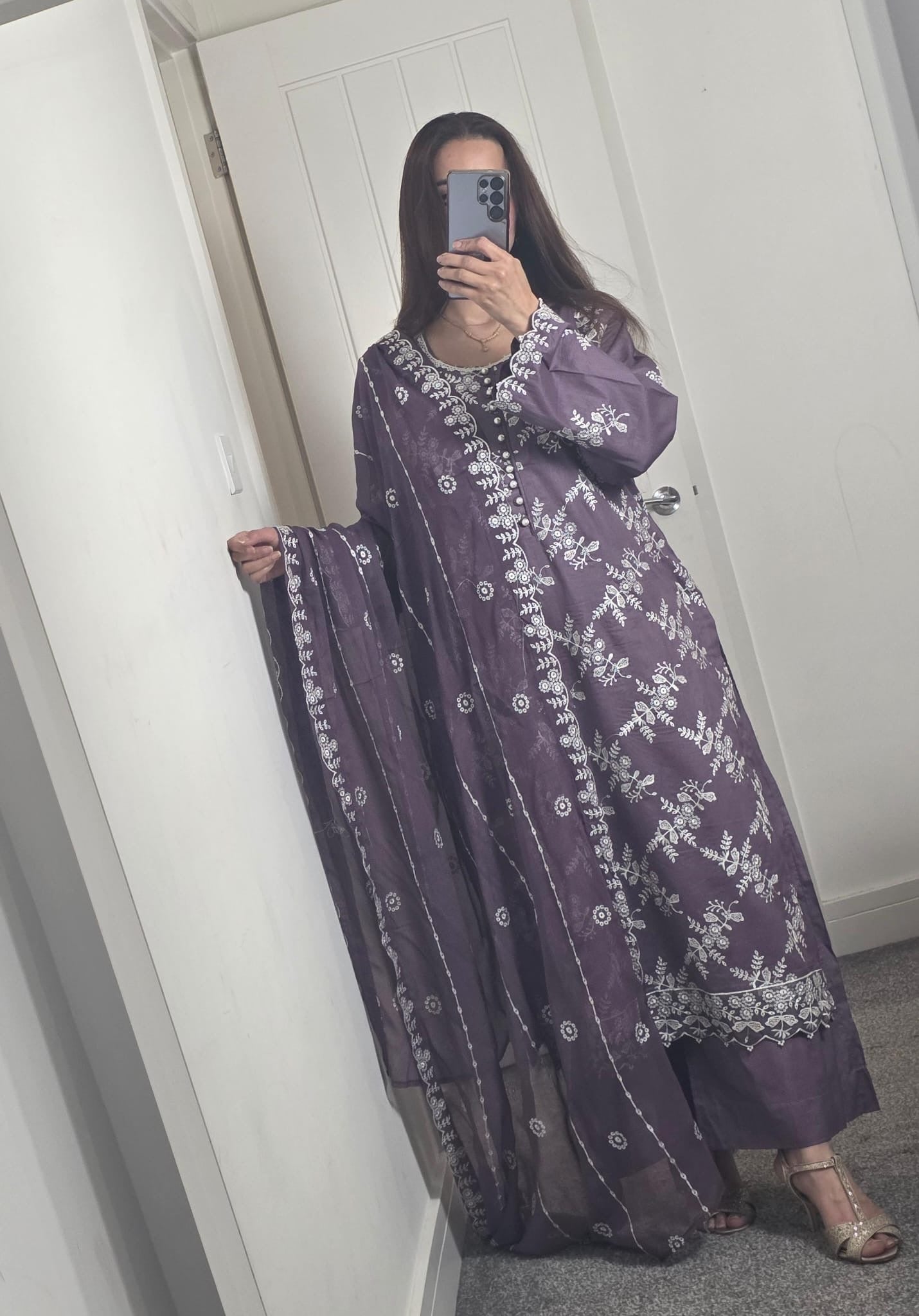 Uznau Embroidered Lawn Three Piece Suit UZ-LWN-PRP010