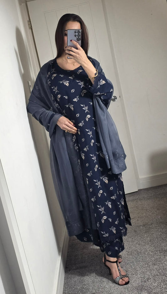 Uznau Linen Three Piece Suit UZ-LNN-BLU021