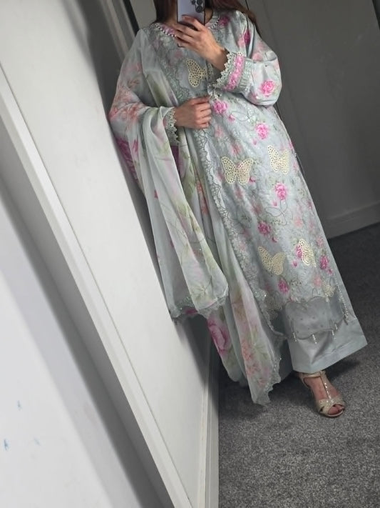 Uznau Embroidered Lawn Three Piece Suit UZ-LWN-GRY01