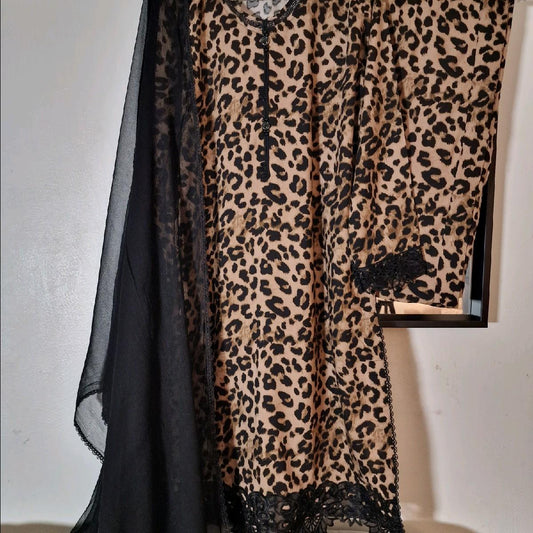 Uznau linen Pakistani winter trouser dupatta kameez Clothing Traditional leopard print